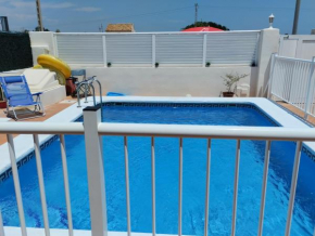 4 bed house, Private Pool near Beach